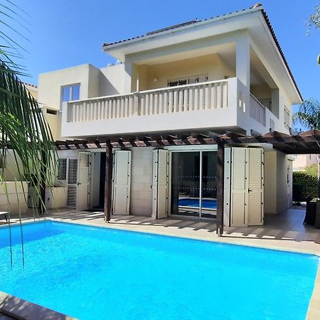 Villa Larnaca Bay Resort 보로클리니 외부 사진