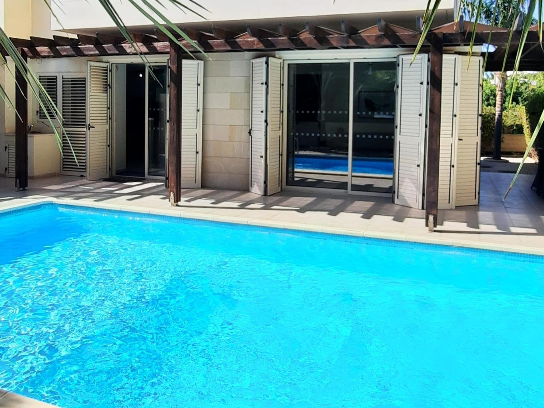 Villa Larnaca Bay Resort 보로클리니 외부 사진