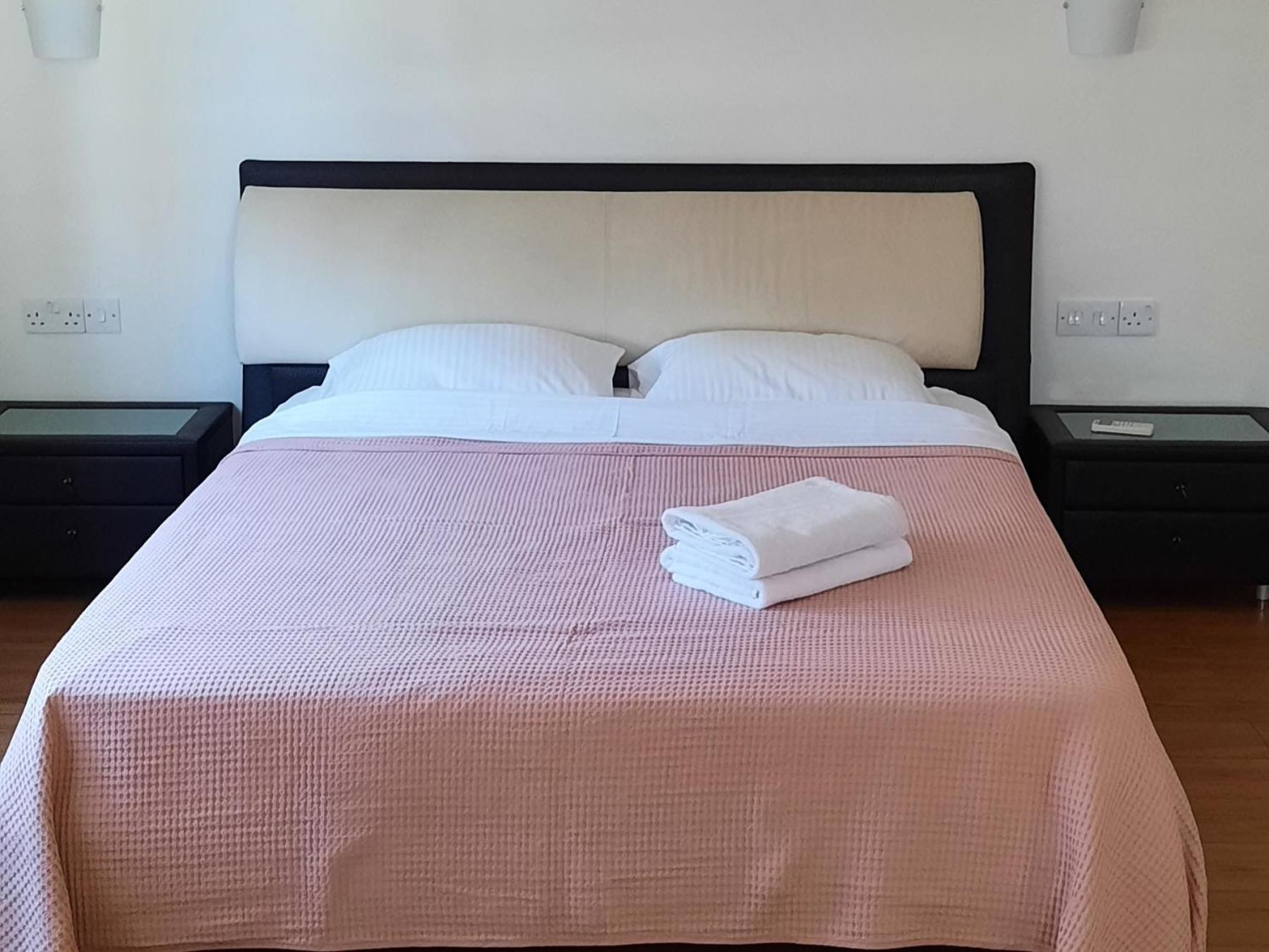 Villa Larnaca Bay Resort 보로클리니 외부 사진