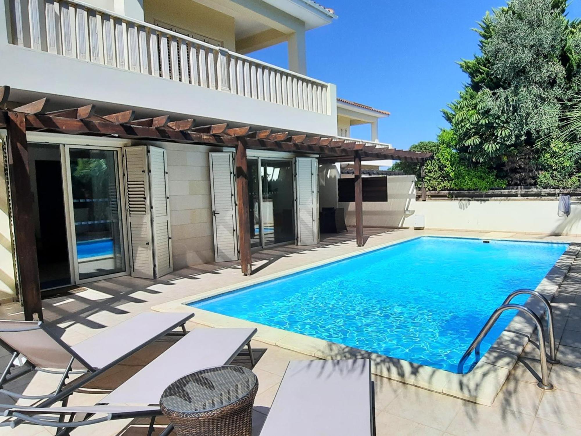 Villa Larnaca Bay Resort 보로클리니 외부 사진