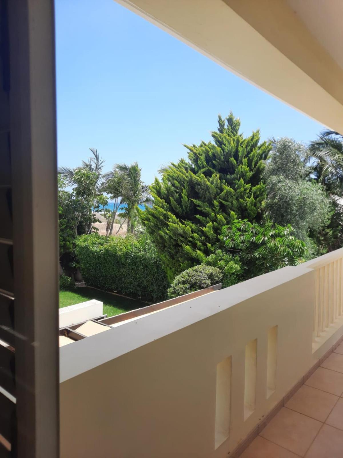 Villa Larnaca Bay Resort 보로클리니 외부 사진